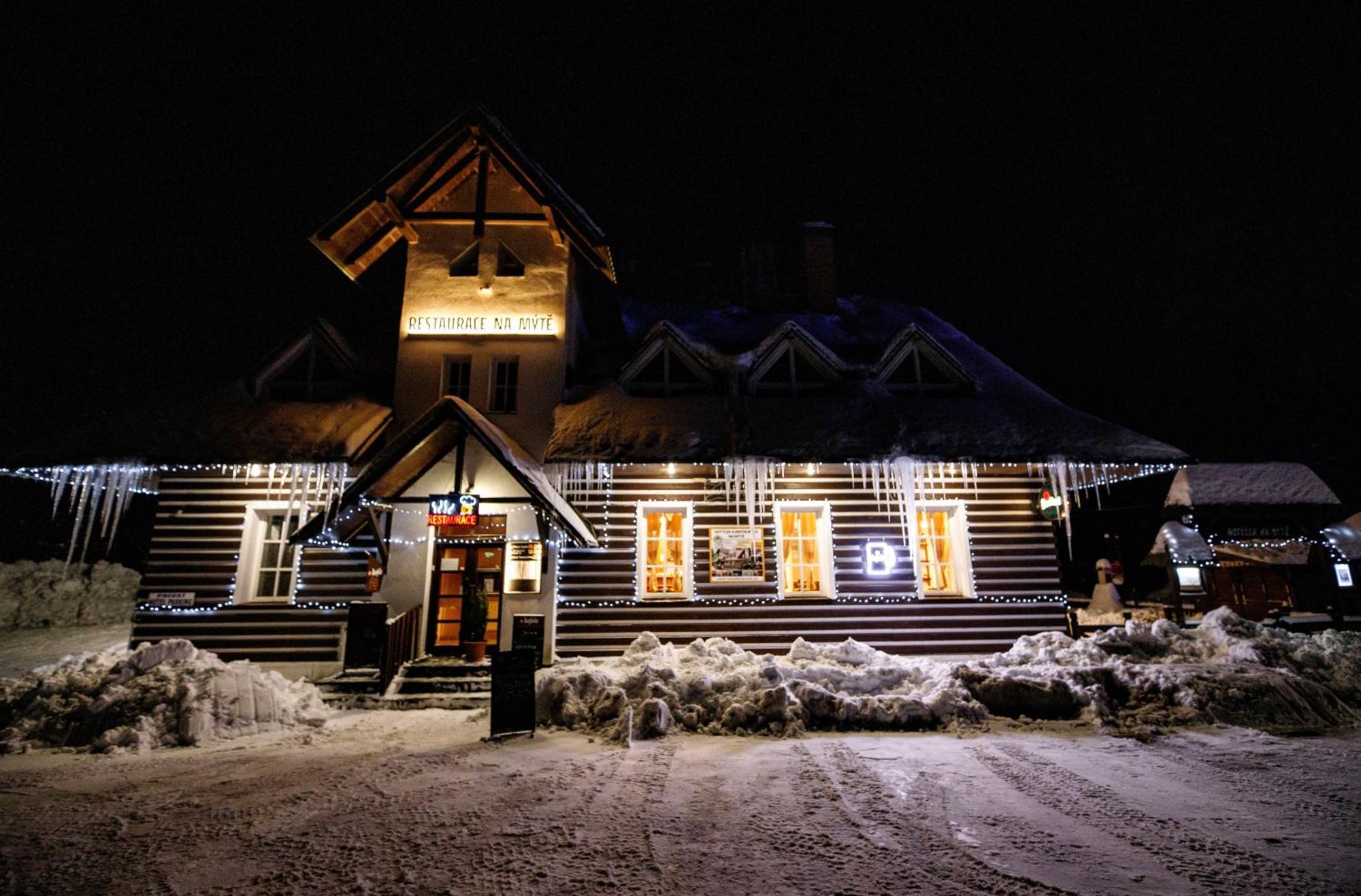 Hotel Hotylek Na Myte Harrachov Exterior foto